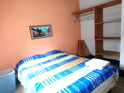 Pink House فنادق في San Antonio Palopo