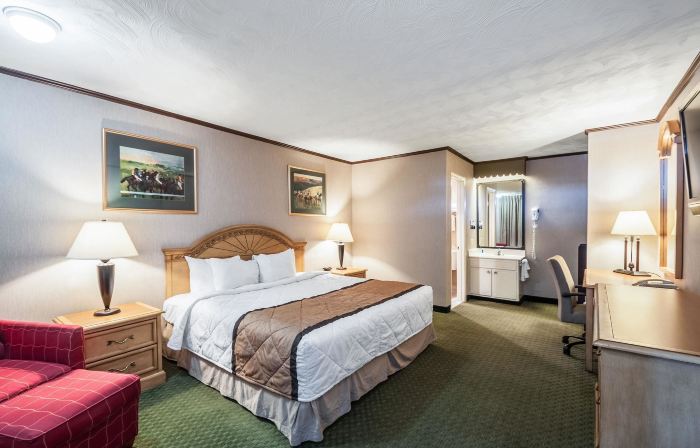 Rodeway Inn & Suites