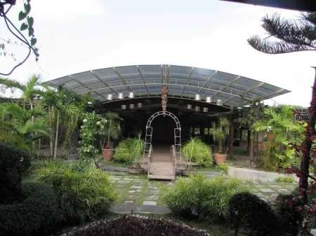 Palaisdaan Hotel and Restaurant Отели в г. Бейомбонг