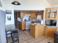 Ocean Cabin 1 with Private Jacuzzi Hotels in Smith River