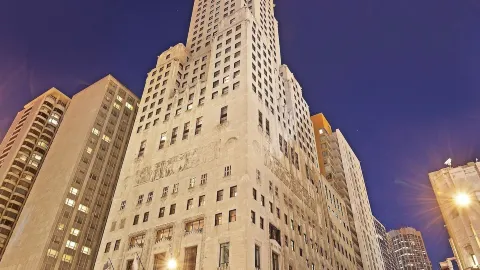 InterContinental Hotels CHICAGO MAGNIFICENT MILE by IHG in Chicago