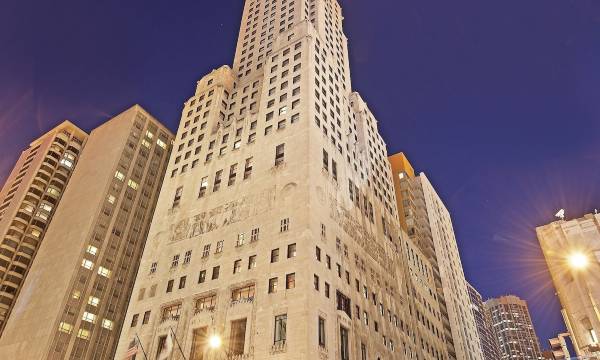 InterContinental Hotels Chicago Magnificent Mile by IHG