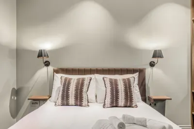 كلافام جيست هاوس Hotels near باترسي