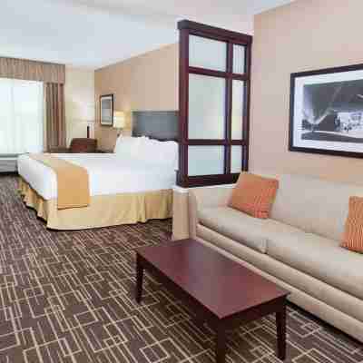 Holiday Inn Express & Suites JACKSON NORTHEAST by IHG Rooms