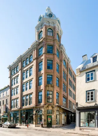 Les Lofts du Trésor - PAR les Lofts Vieux-Québec Отели рядом с достопримечательностью «Cartier-Brébeuf National Historic Site»