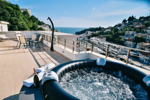 Riva Luxury - Sea View