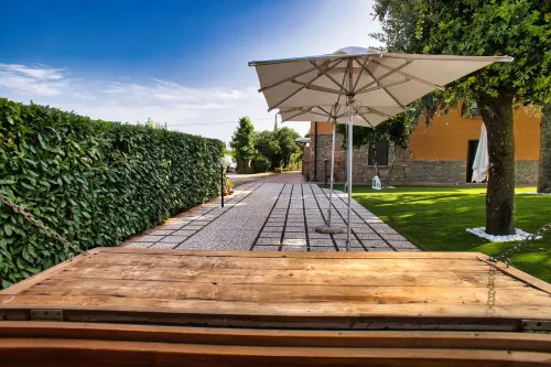 B&B カサーレ アンサマジ リラックス & プール アプリーリアのホテル