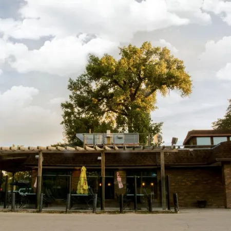 Morden Motor Inn