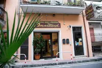 Ines Bed and Breakfast & Apartments Hotel a 