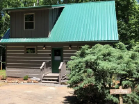 Dancing Bear Lodge Hotels in Blount County