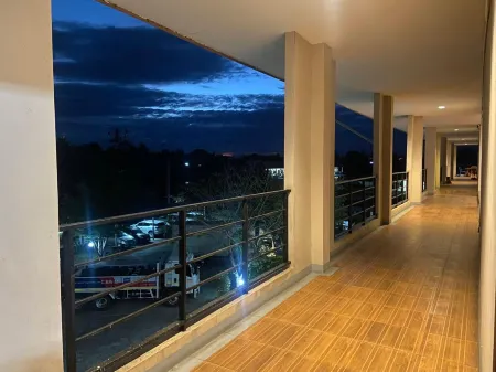 Bumnsaya Place Отели в г. Нанг Ронг