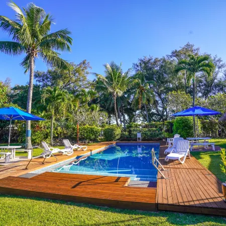 The Black Pearl Beachside Apartments
