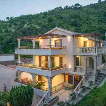 Villa Danigo Hotel Exterior