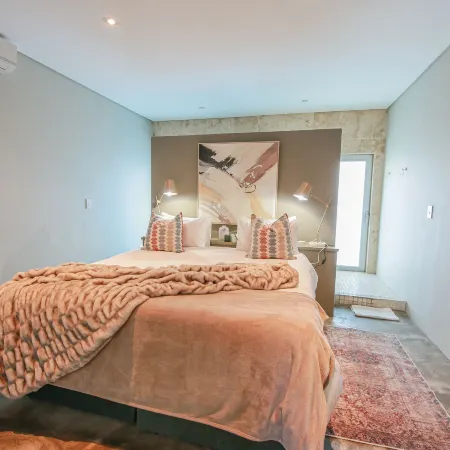Suite 9 the Village