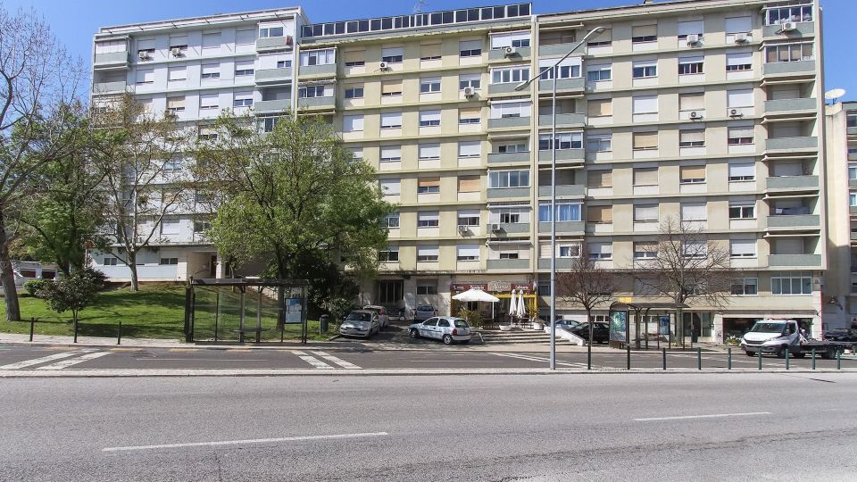 Olivais Balcony by Homing