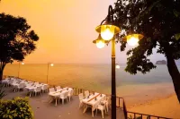 Koh Ngai Cliff Beach Resort - de playa