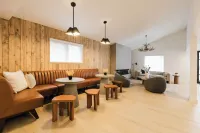 Wonderstone at Glacier Hotels in Coram