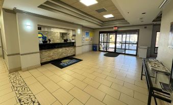 Days Inn & Suites by Wyndham Cedar Rapids
