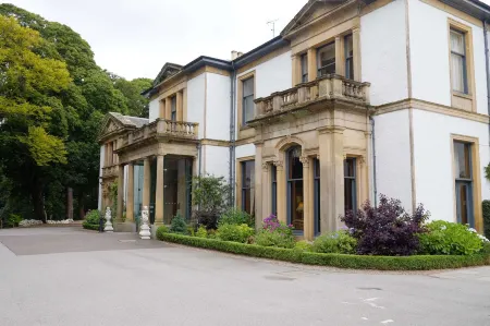 Macdonald Norwood Hall Hotel Отели в г. Peterculter