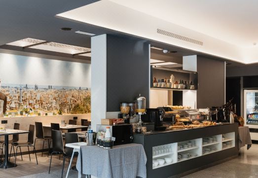 호텔 트라바세라 객실 내부 단정한 모습