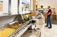 Brass Key Guesthouse Adults Only - breakfast