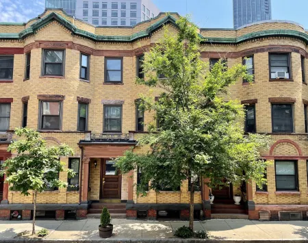 Oasis Guest House Отели рядом с достопримечательностью «African Meeting House»