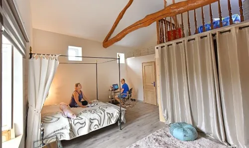 Au Coq Bleu, maison et chambres d'hôtes Hôtels à : Champeix