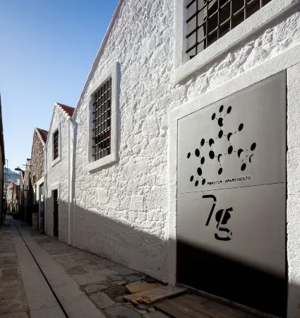 7 Gaia Roaster Apartments Отели рядом с достопримечательностью «Sandeman»