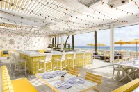 Eau Palm Beach Resort & Spa فنادق في Manalapan