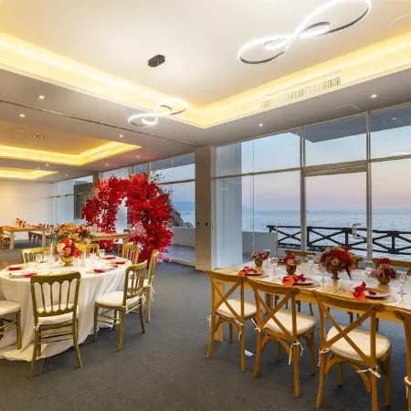 Costa Sur Resort & Spa