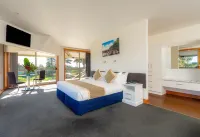 South Pacific Resort Hotel - balcony