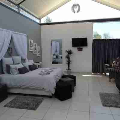Eden Self Catering Chalets Rooms