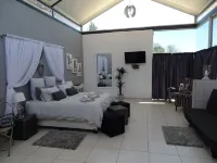 Eden Self Catering Chalets - วิว