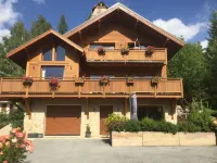 In recent chalet Independent garden level 50 m2, south-facing terrace Private parking Hotels near Lac d'Allos