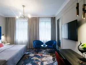Queen Boutique Hotel