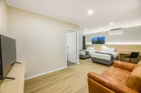 Takapuna International Motor Lodge Hotels near Northern Junction
