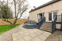 Sweeney Aviemore Two Hotels in Boat of Garten