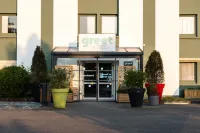 ทักทาย ชาร์ตร์ เอสต์