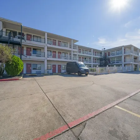 Americas Best Value Inn & Suites Humble