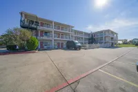 Americas Best Value Inn & Suites Humble - parking