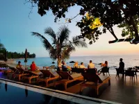 Horizon Beach Resort Koh Jum - Beach