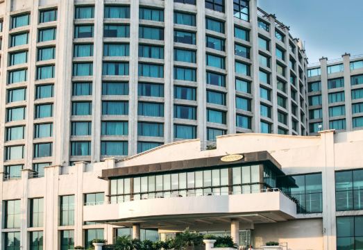 1. 웰컴호텔 디와카..