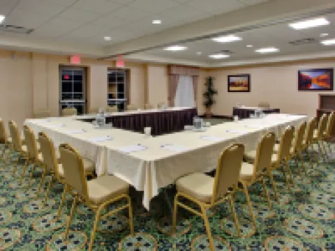 亨茨維爾-馬斯科卡智選假日酒店及套房 亨茨維爾酒店