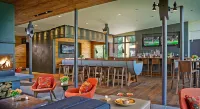 Topnotch Resort - bar