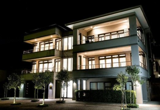 1. 셀커크 하우스..