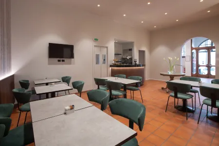 Hotel Gattapone Отели в г. Губбио