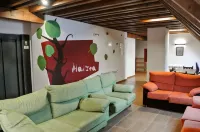 Hostal y Albergue Haizea - Hostel Hotels in Auñamendi
