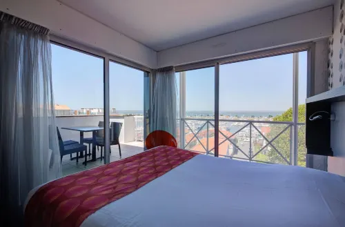 Hôtel le Nautic Hotels in Аркашон