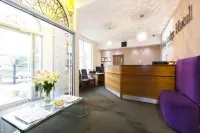 The Abbey Lodge Hotel Hotel di Bingley