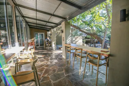 Suite 9 the Village Отели в г. Виндхук